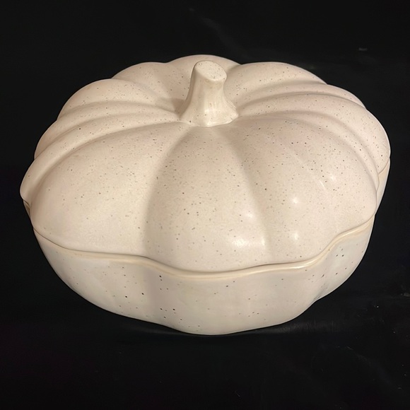 Pumpkin Tureen from Anthropologie. M - Picture 1 of 7
